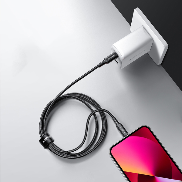 Acefast C4-01 Lightning – USB-C PD-Kabel 30 W 3 A 480 Mbit/s 1,8 m – Schwarz