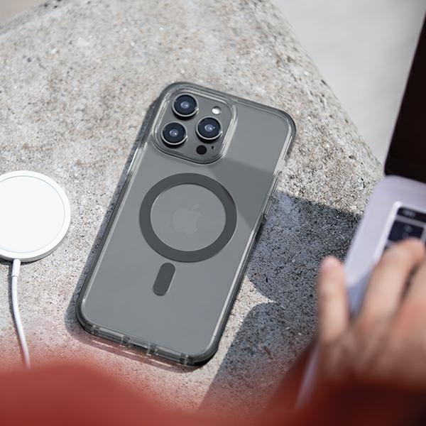 Uniq Combat case iPhone 14 Plus / 15 Plus 6.7&quot; Magclick Charging black/concrete charcoal